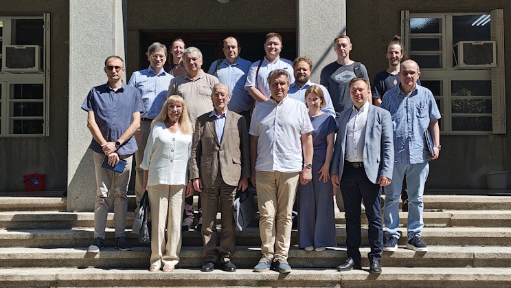 Visit of Researchers from the Joint Institute for Nuclear Research in Dubna
